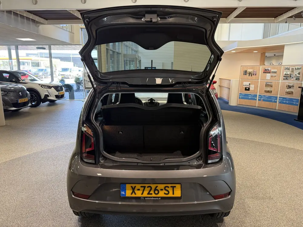 Volkswagen Up! 1.0 Active, Camera, Cruise control, Climate c uit 2023, foto 8