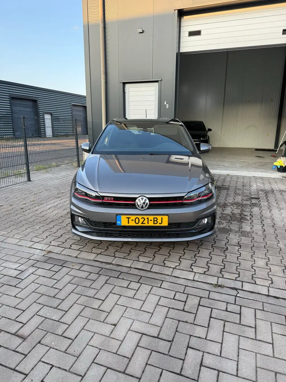 Volkswagen Polo GTI 2.0 TSI DSG 200PK uit 2019, foto 2