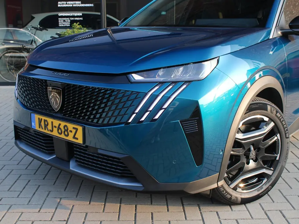 Peugeot 5008 1.6 Plug-in Hybrid 195 Allure 7p Navigatie uit 2026, foto 2