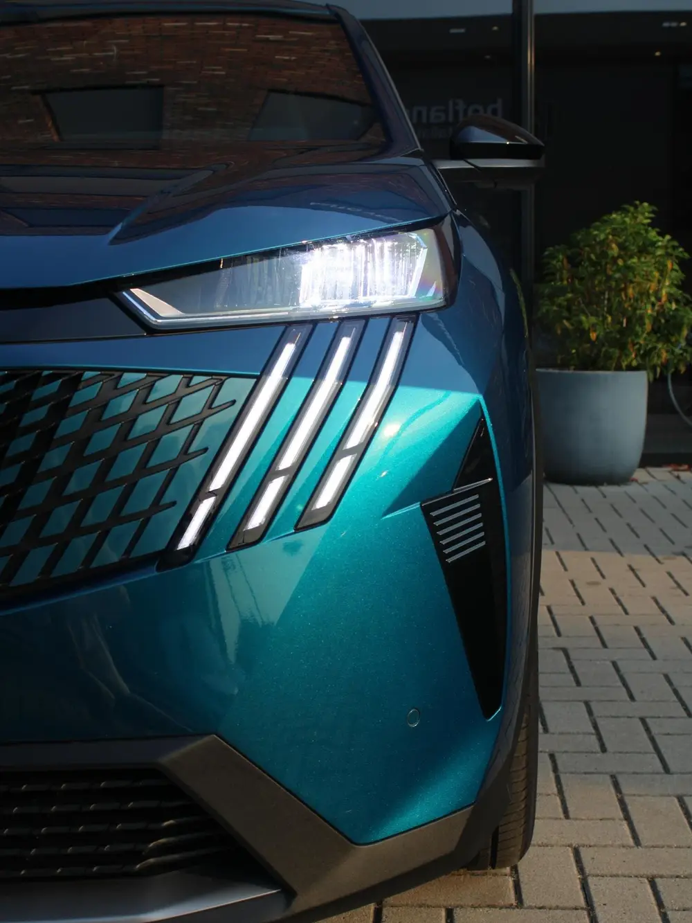 Peugeot 5008 1.6 Plug-in Hybrid 195 Allure 7p Navigatie uit 2026, foto 6
