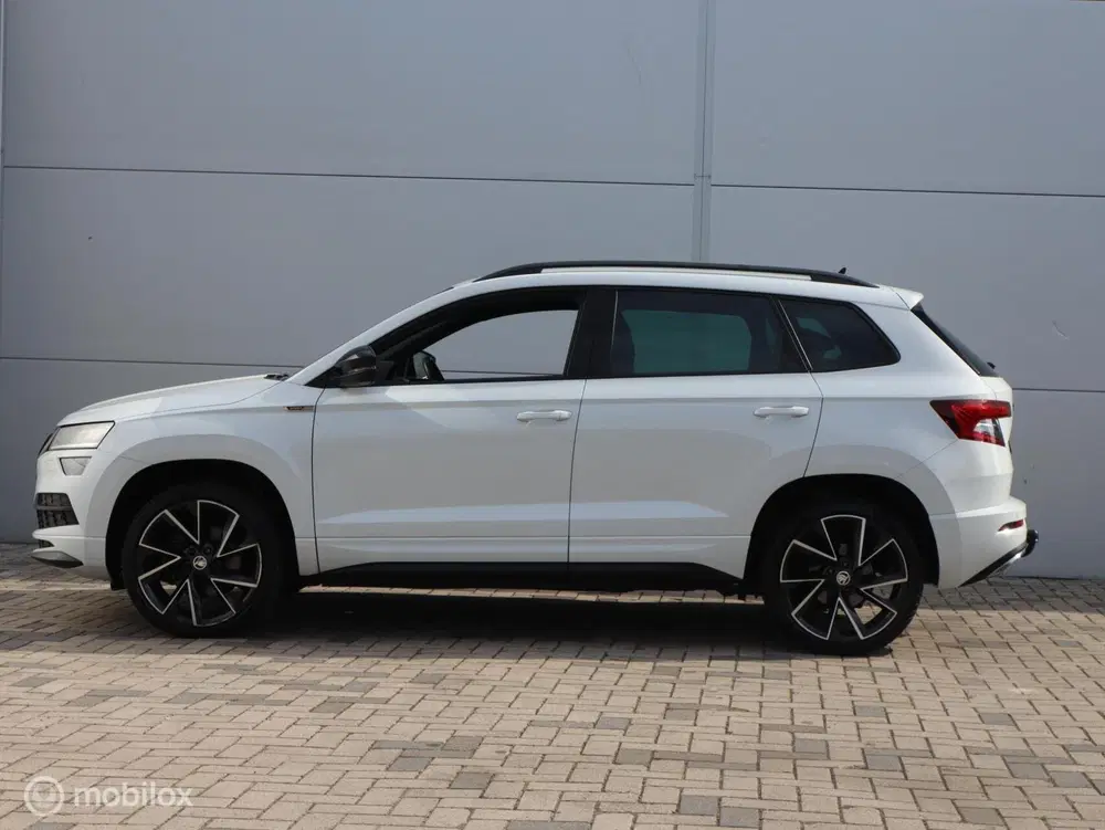 Skoda Karoq 1.5 TSI Sportline Automaat Trekhaak Canton uit 2021, foto 2