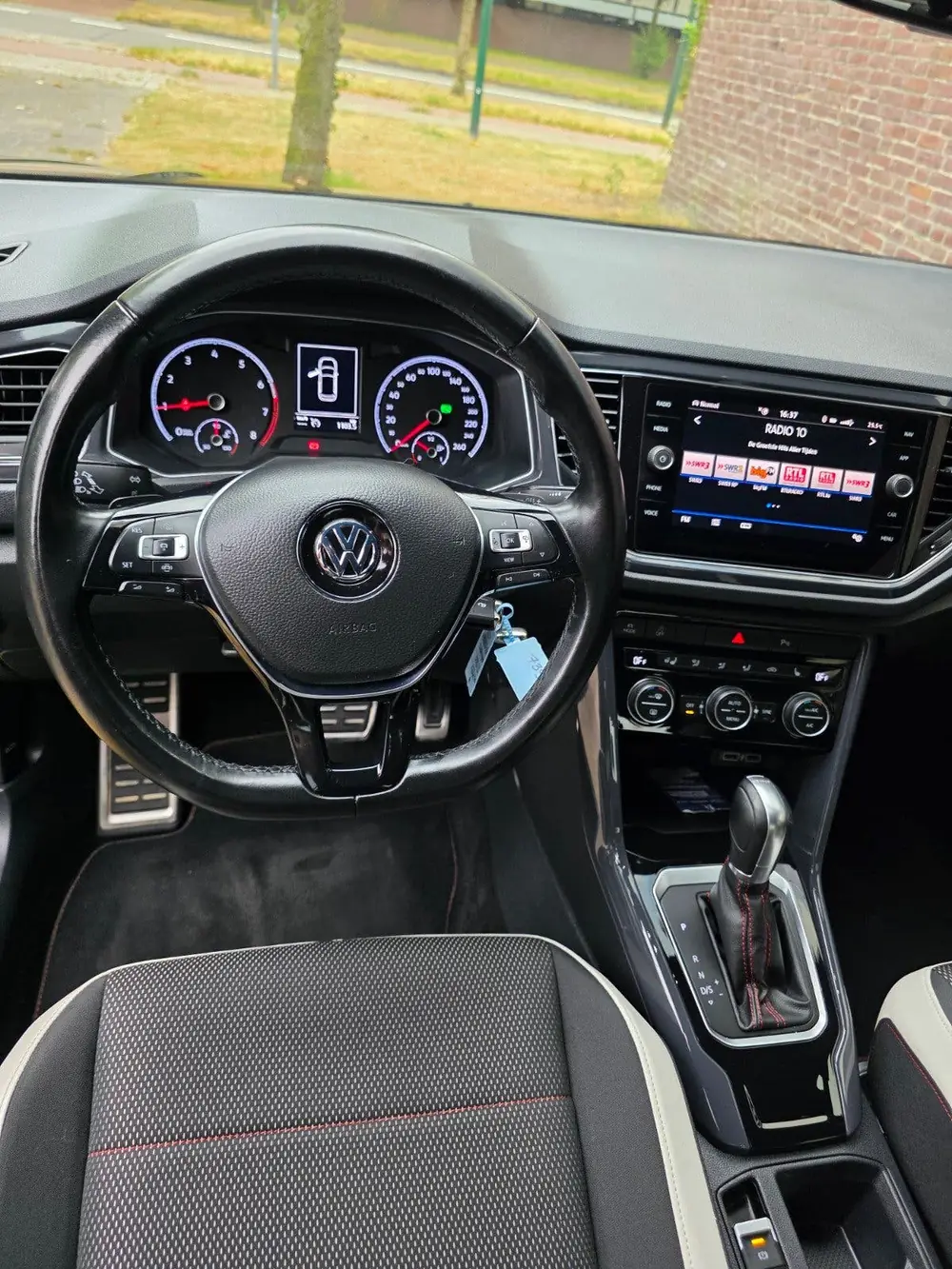 Volkswagen T-Roc 1.5 TSI 150pk 7-DSG 2019 APK tot Juli 2028 uit 2019, foto 12