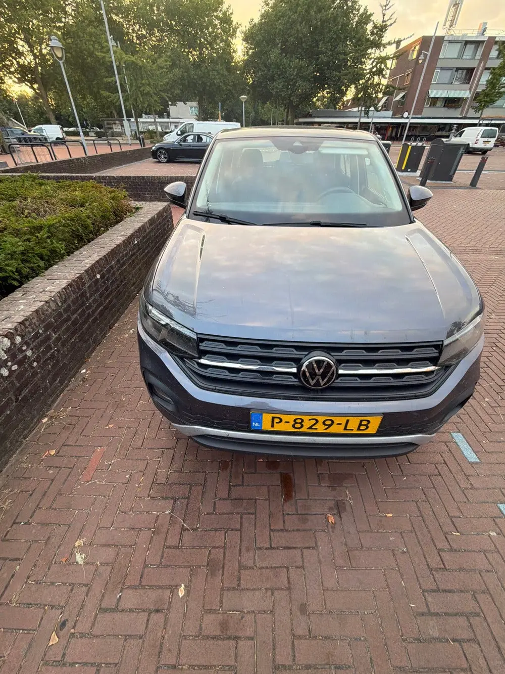 Volkswagen T-Cross 1.0 TSI 110pk 7-DSG 2022 Grijs uit 2022