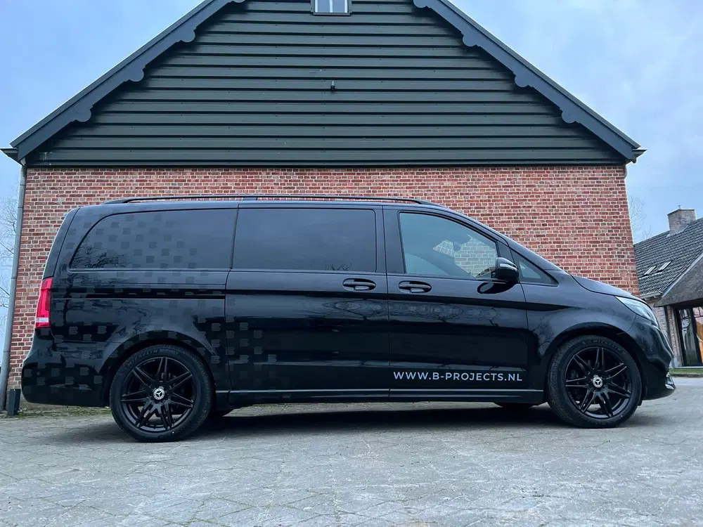 Mercedes-Benz V-Klasse 2020 Zwart amg pakket uit 2020