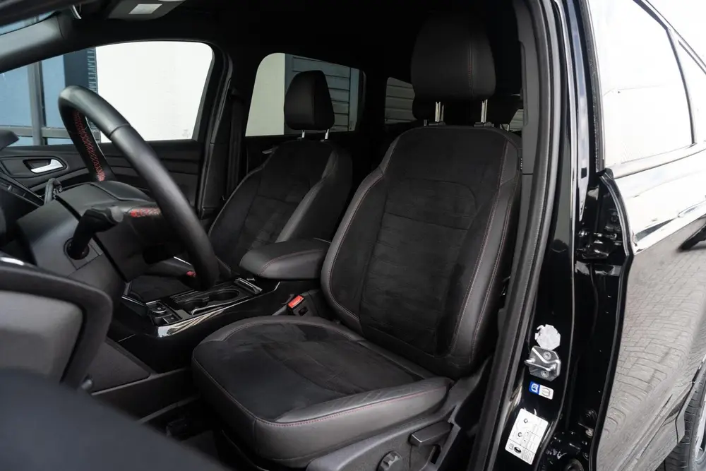 Ford Kuga 1.5 150PK ST-Line TREKHAAK / DESIGN PACK / CAMERA uit 2019, foto 11