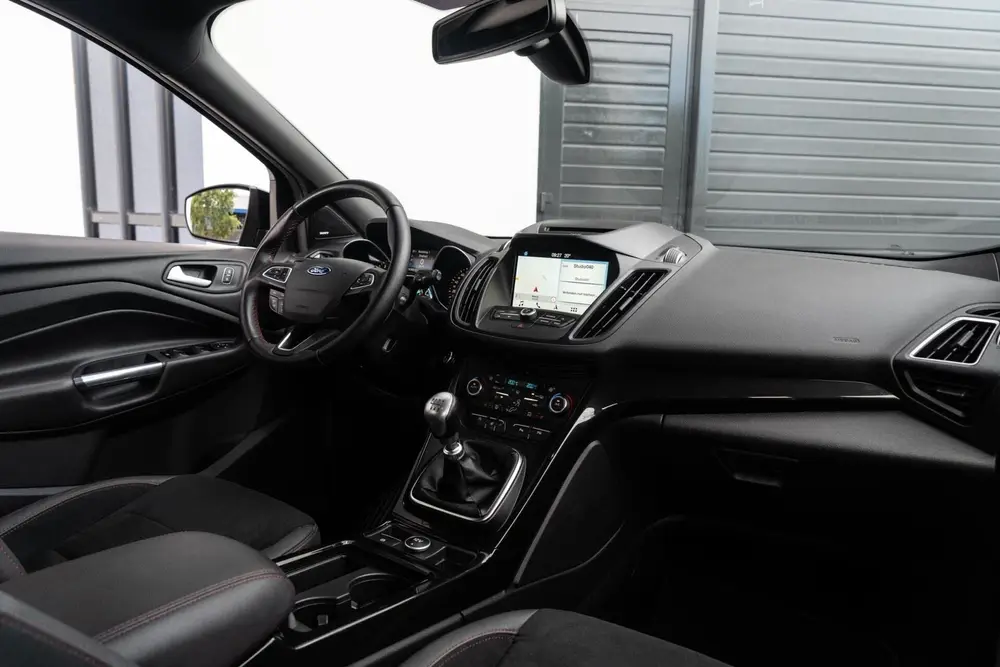 Ford Kuga 1.5 150PK ST-Line TREKHAAK / DESIGN PACK / CAMERA uit 2019, foto 12