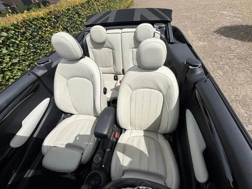 Mini Cooper 2.0 Cooper S Cabrio Chili 2019 JCW Pakket uit 2019, foto 14