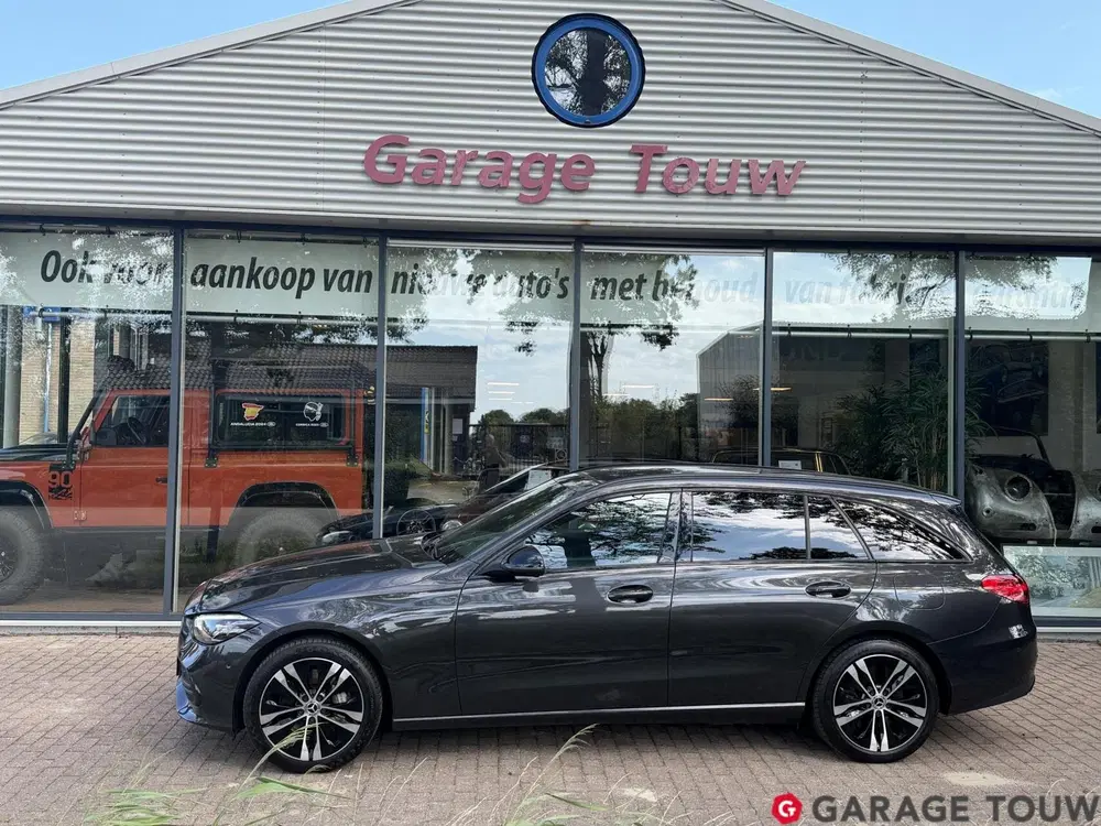 Mercedes-Benz C-Klasse Mercedes C-klasse Estate 300 e Business Li uit 2023, foto 2