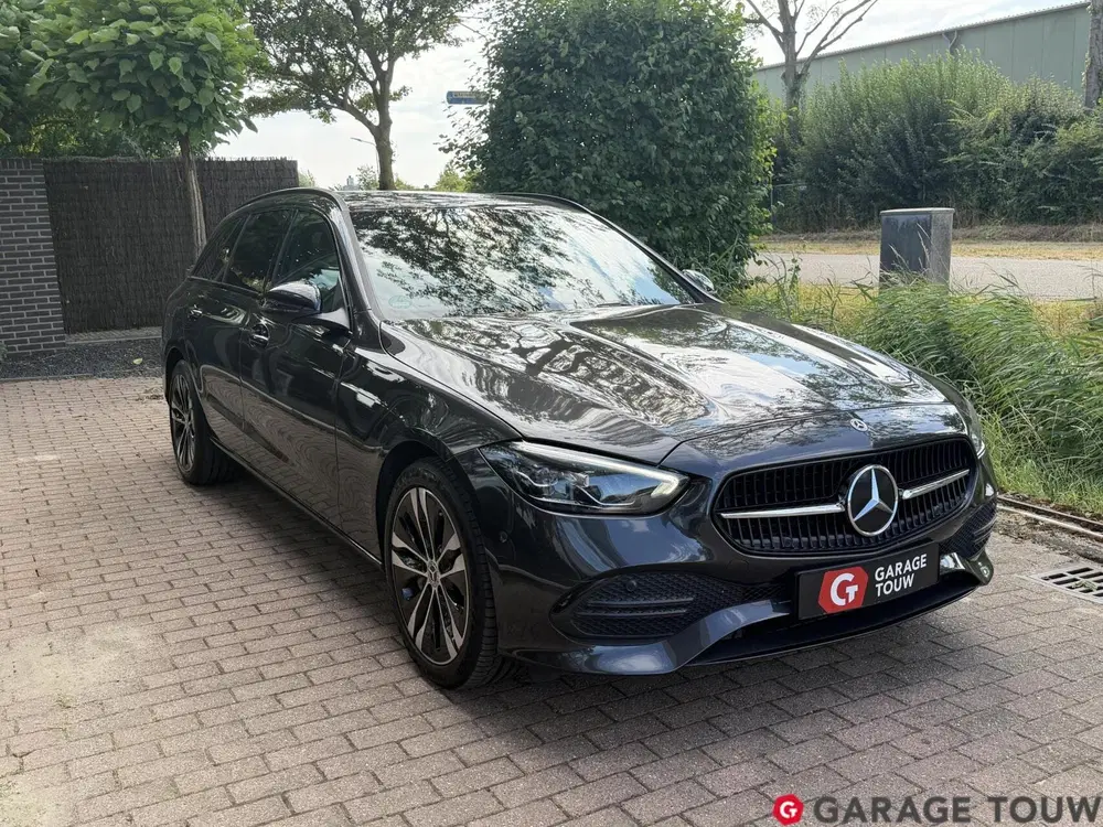 Mercedes-Benz C-Klasse Mercedes C-klasse Estate 300 e Business Li uit 2023, foto 3