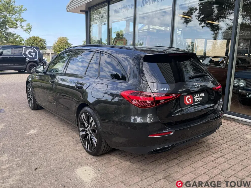 Mercedes-Benz C-Klasse Mercedes C-klasse Estate 300 e Business Li uit 2023, foto 5