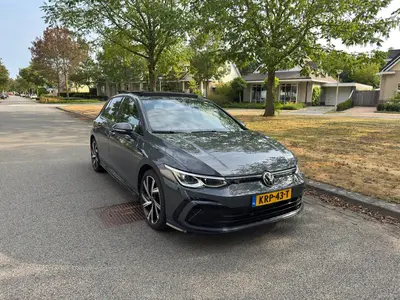 Volkswagen Golf 1.5 eTSI R-Line DSG Pano Harman IQ.Light uit 2021