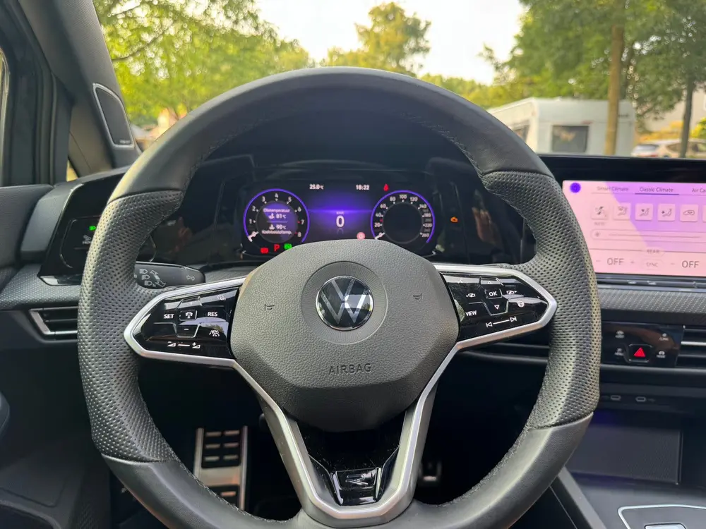 Volkswagen Golf 1.5 eTSI R-Line DSG Pano Harman IQ.Light uit 2021, foto 14