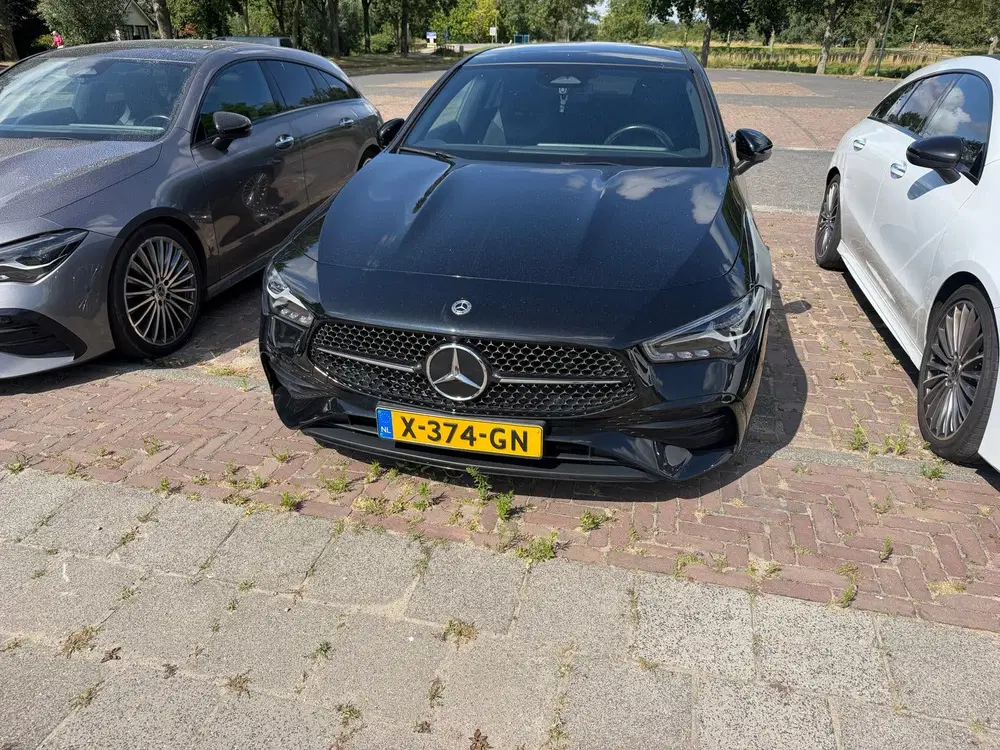 Mercedes-Benz CLA CLA 180 Shootingbrake 2023 Zwart Pano BTW uit 2023