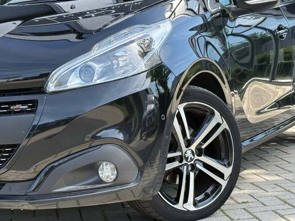 Peugeot 208 1.2 PureTech GT-Line / AUTOMAAT / PANORAMA / CAM uit 2019, foto 3