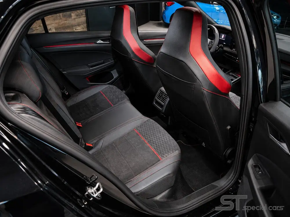 Volkswagen Golf 2.0 TSI GTI Clubsport|Pano|Diffuser uit 2022, foto 13