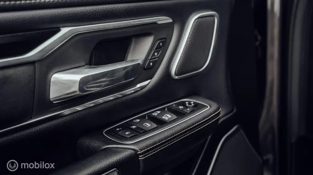 Dodge Ram 1500 Crew Cab 4x4 uit 2021, foto 12
