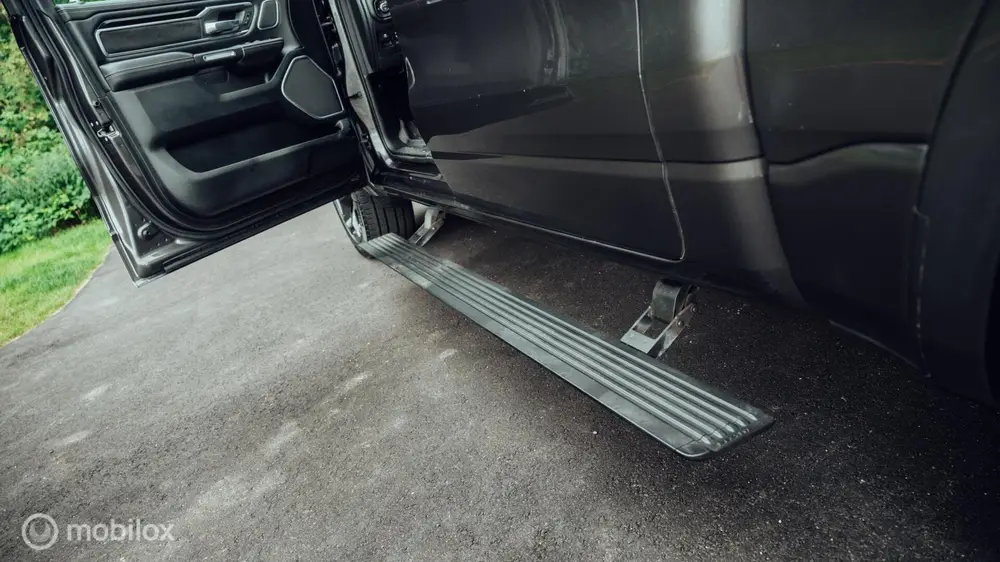 Dodge Ram 1500 Crew Cab 4x4 uit 2021, foto 14