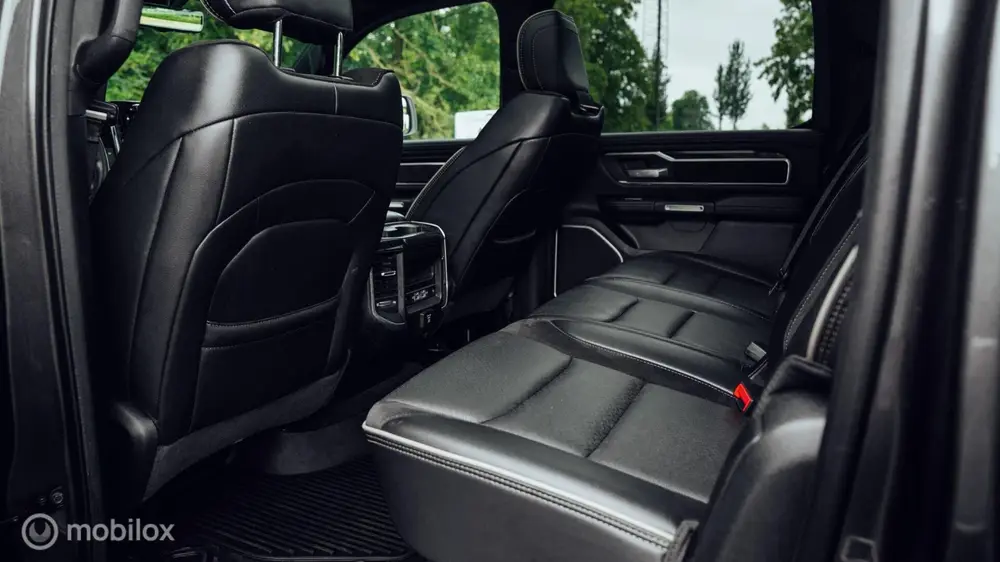 Dodge Ram 1500 Crew Cab 4x4 uit 2021, foto 19