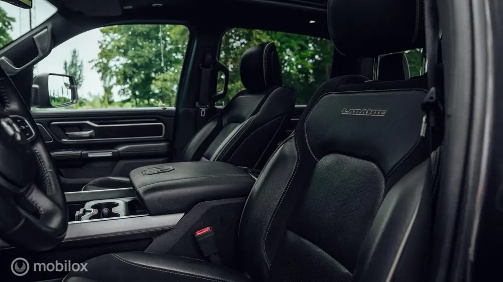 Dodge Ram 1500 Crew Cab 4x4 uit 2021, foto 8