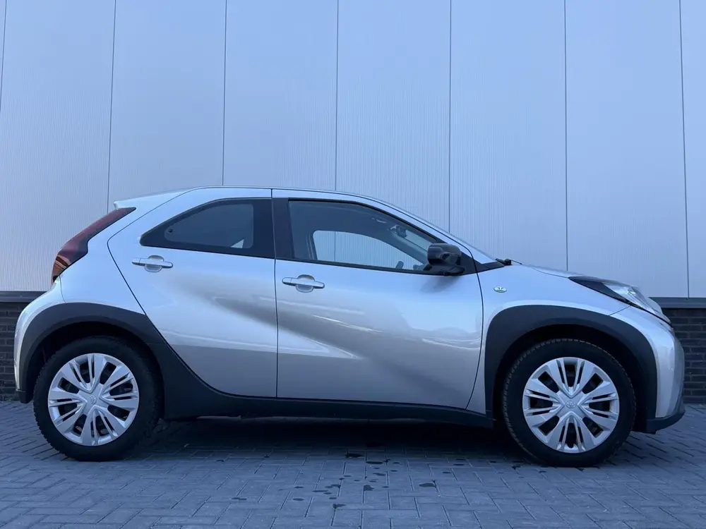 Toyota Aygo X 1.0 VVT-i MT Play uit 2023, foto 4