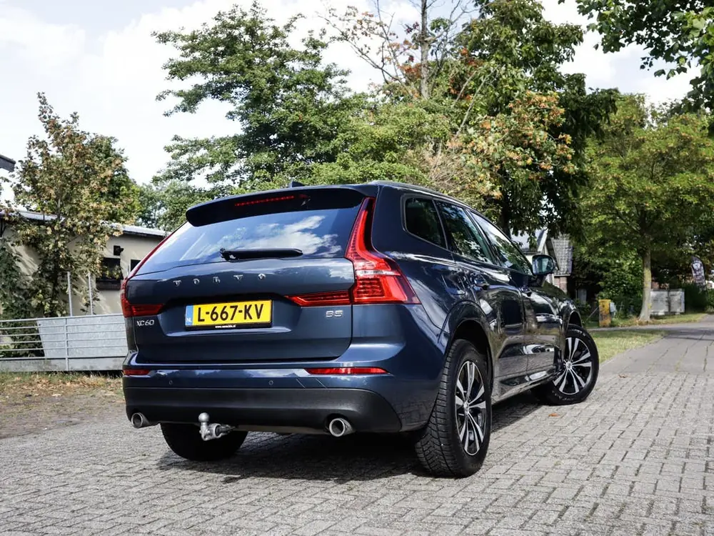 Volvo XC60 2.0 B5 Momentum Exclusive 1e-Eig. & Keurig-Onderh uit 2021, foto 2