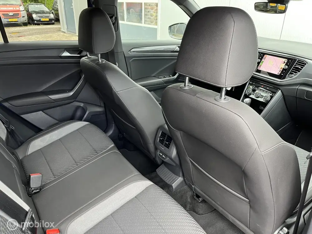 Volkswagen T-Roc 1.5 TSI DSG R-line/CARPLAY/CLIMA/LED/CAMERA uit 2021, foto 15