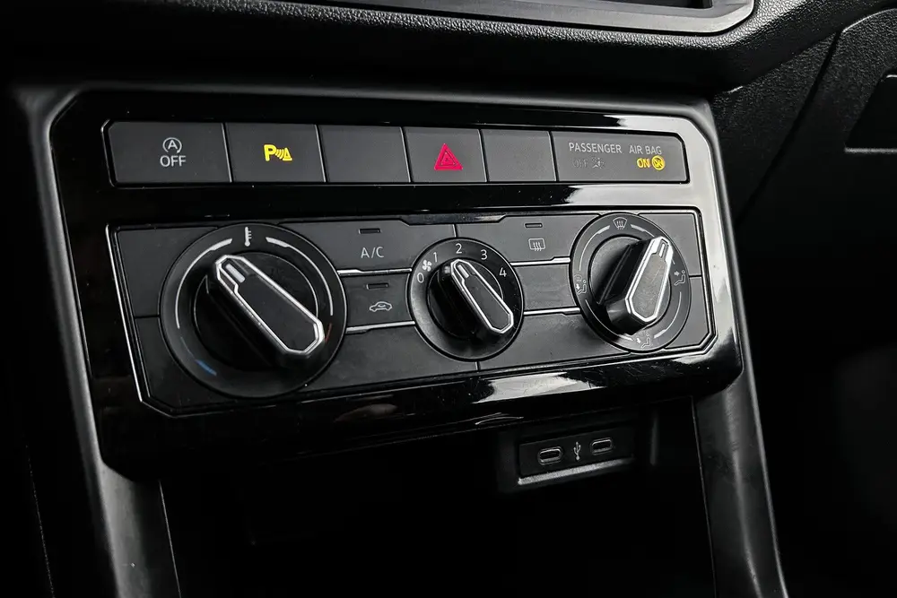 Volkswagen T-Cross 1.0 TSI Life | Adaptieve cruise control | uit 2022, foto 20