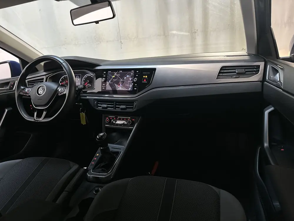 Volkswagen Polo 1.0 TSI Highline Business R R-Line Parkeerse uit 2021, foto 2