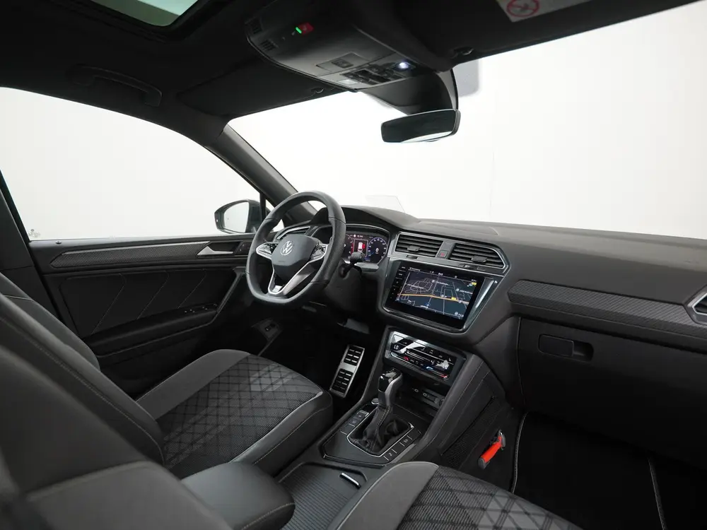 Volkswagen Tiguan Allspace 1.5 TSI R-Line DSG | 7 Persoons | uit 2022, foto 2