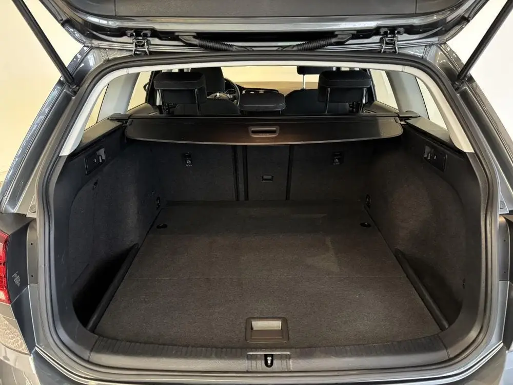 Volkswagen Golf Variant 1.5 TSI ComforLine Business 17" inch uit 2020, foto 9