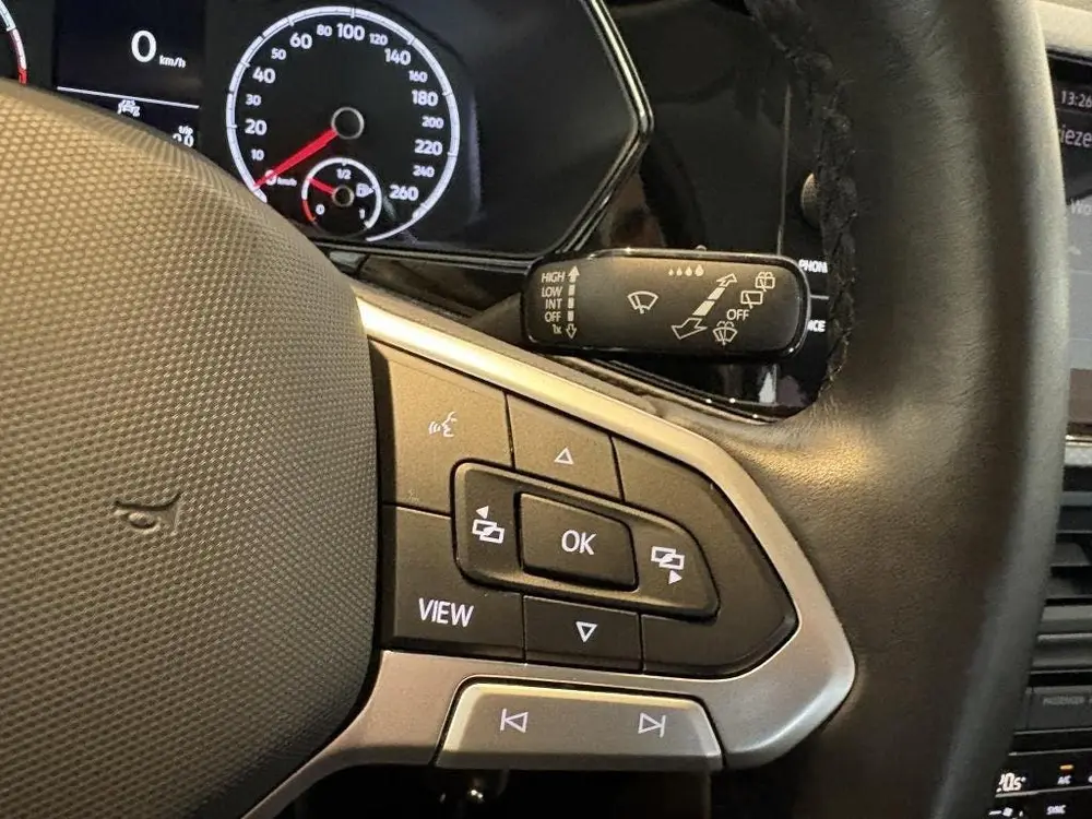 Volkswagen T-Cross 1.0 TSI Life Trekhaak, Parkeersensoren, A uit 2021, foto 16