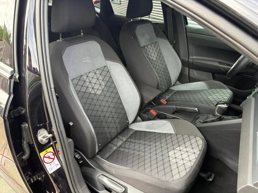 Volkswagen Polo 1.0 TSI R-Line Business AUTOMAAT/ CARPLAY/ P uit 2022, foto 9