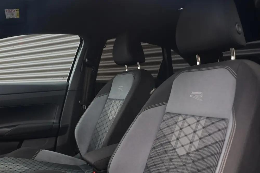 Volkswagen Taigo 1.0 TSI R-Line Business / Carplay / Camera uit 2022, foto 10