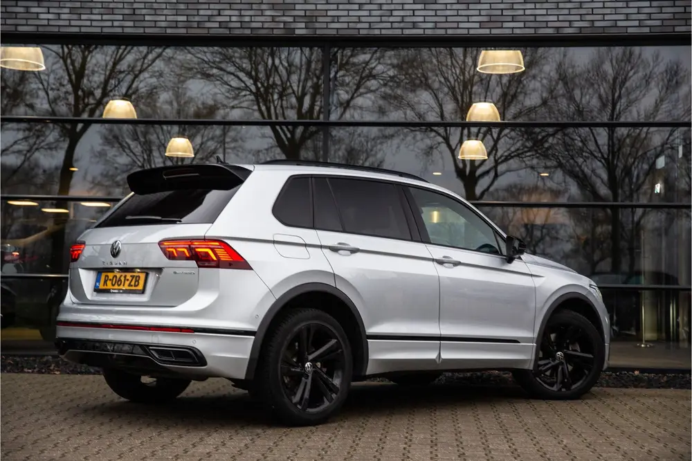 Volkswagen Tiguan 1.4 TSI eHybrid R-Line Business+ , Pano, A uit 2023, foto 2