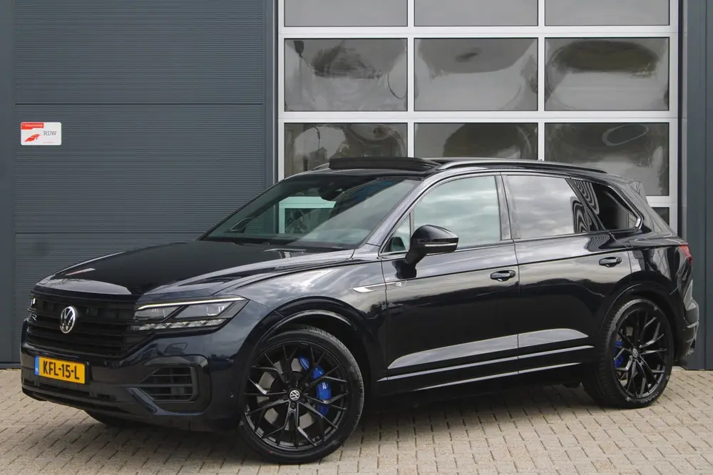 Volkswagen Touareg 3.0 TSi eHybrid 462pk 4MOTION R | Pano | uit 2020