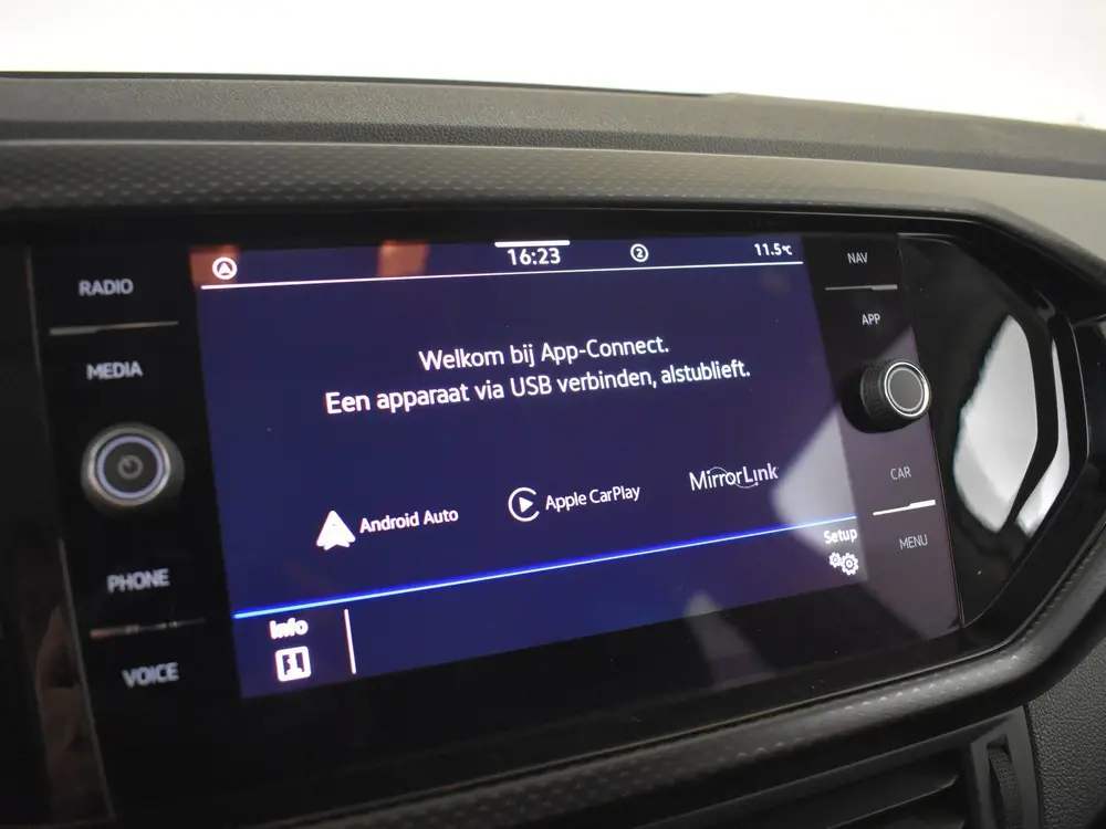 Volkswagen T-Cross 1.0 TSI Life 95Pk uit 2023, foto 20