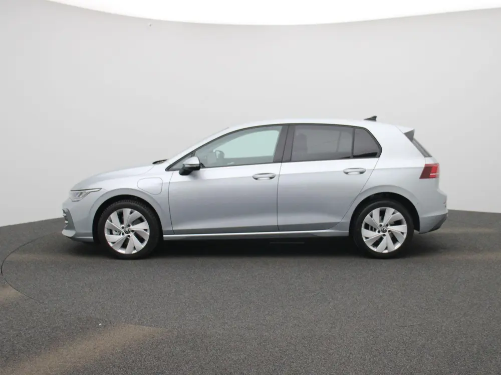 Volkswagen Golf 1.5 eHybrid Life Edition | Navigatie | Draad uit 2025, foto 4
