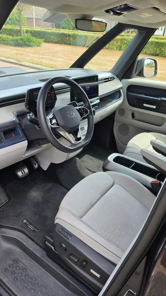 Volkswagen ID.Buzz 77kWh 204pk 2023 Zwart uit 2023, foto 13