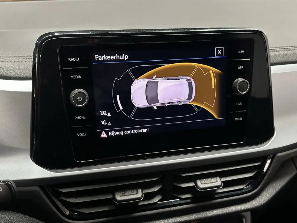 Volkswagen T-Roc 1.0 TSI STYLE NAVIGATIE CLIMATE CONTROL STO uit 2023, foto 19