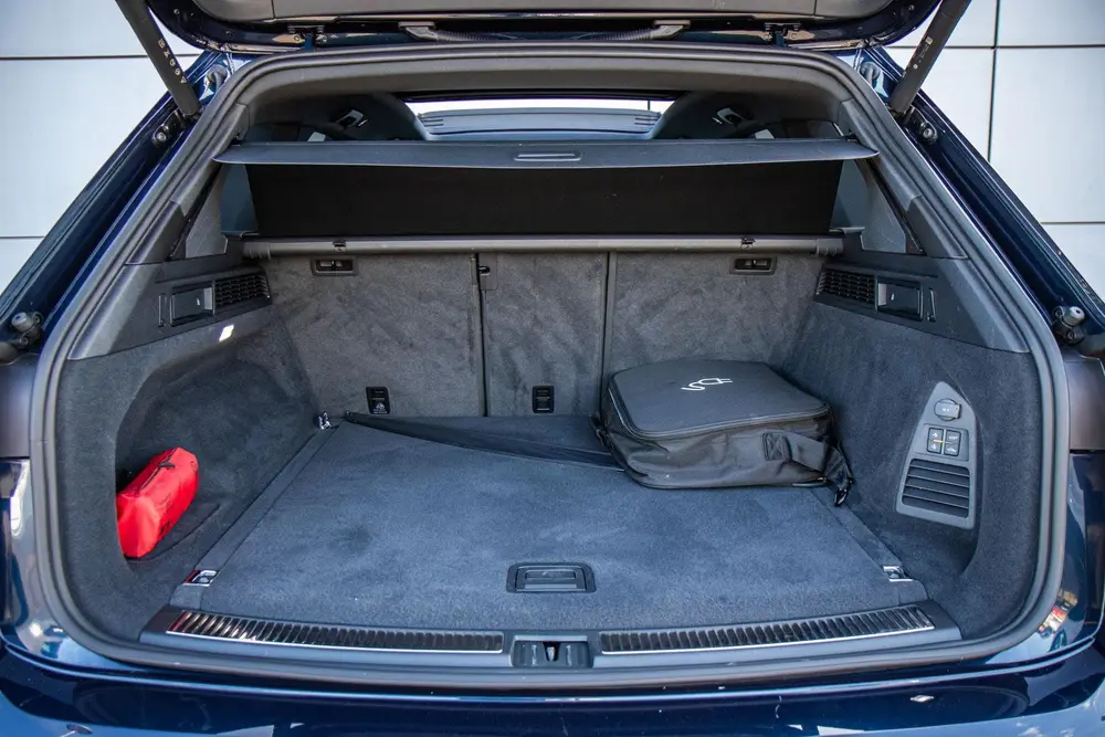 Volkswagen Touareg R 3.0 TSI eHybrid 462pk 4MOTION | Panoram uit 2024, foto 17