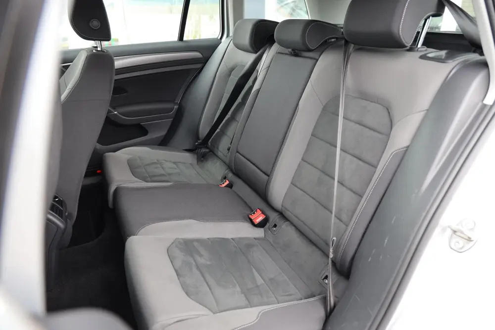 Volkswagen Golf 1.6 TDI Comfortline Business|Navi|ACC|Stoelv uit 2020, foto 7