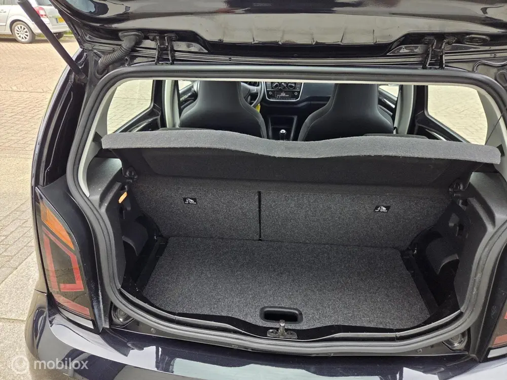 Volkswagen Up! 1.0 airco, 5 deurs uit 2022, foto 16