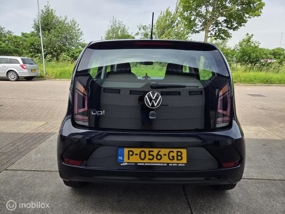 Volkswagen Up! 1.0 airco, 5 deurs uit 2022, foto 4