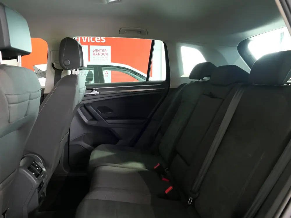 Volkswagen Tiguan 1.5 TSI Elegance - Trekhaak - Dodehoek - D uit 2021, foto 10