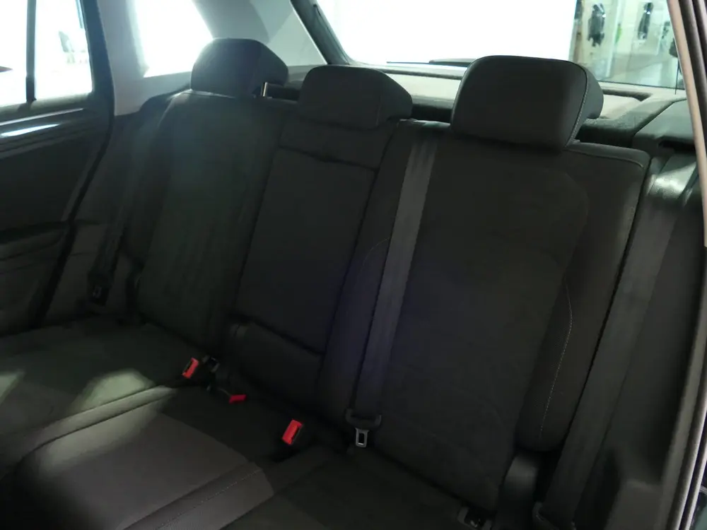Volkswagen Tiguan 1.5 TSI Elegance - Trekhaak - Dodehoek - D uit 2021, foto 11