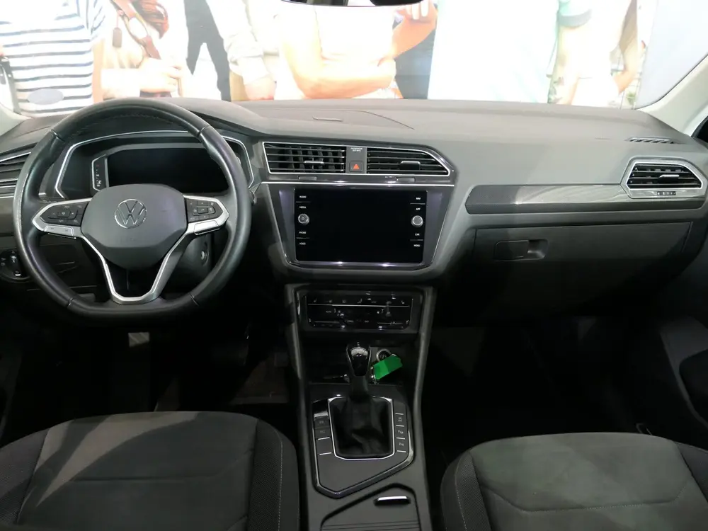 Volkswagen Tiguan 1.5 TSI Elegance - Trekhaak - Dodehoek - D uit 2021, foto 14