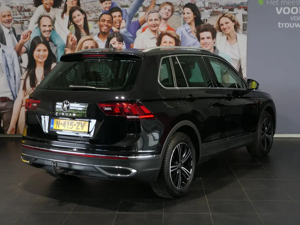 Volkswagen Tiguan 1.5 TSI Elegance - Trekhaak - Dodehoek - D uit 2021, foto 3