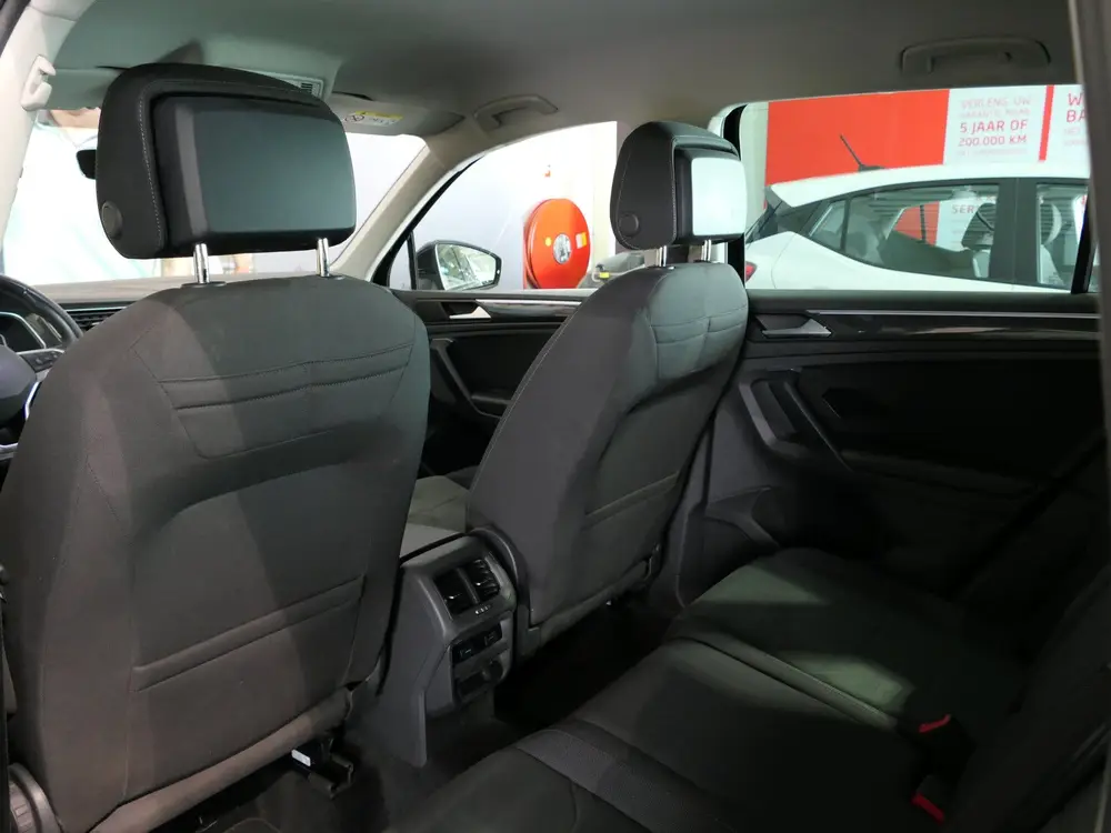Volkswagen Tiguan 1.5 TSI Elegance - Trekhaak - Dodehoek - D uit 2021, foto 9