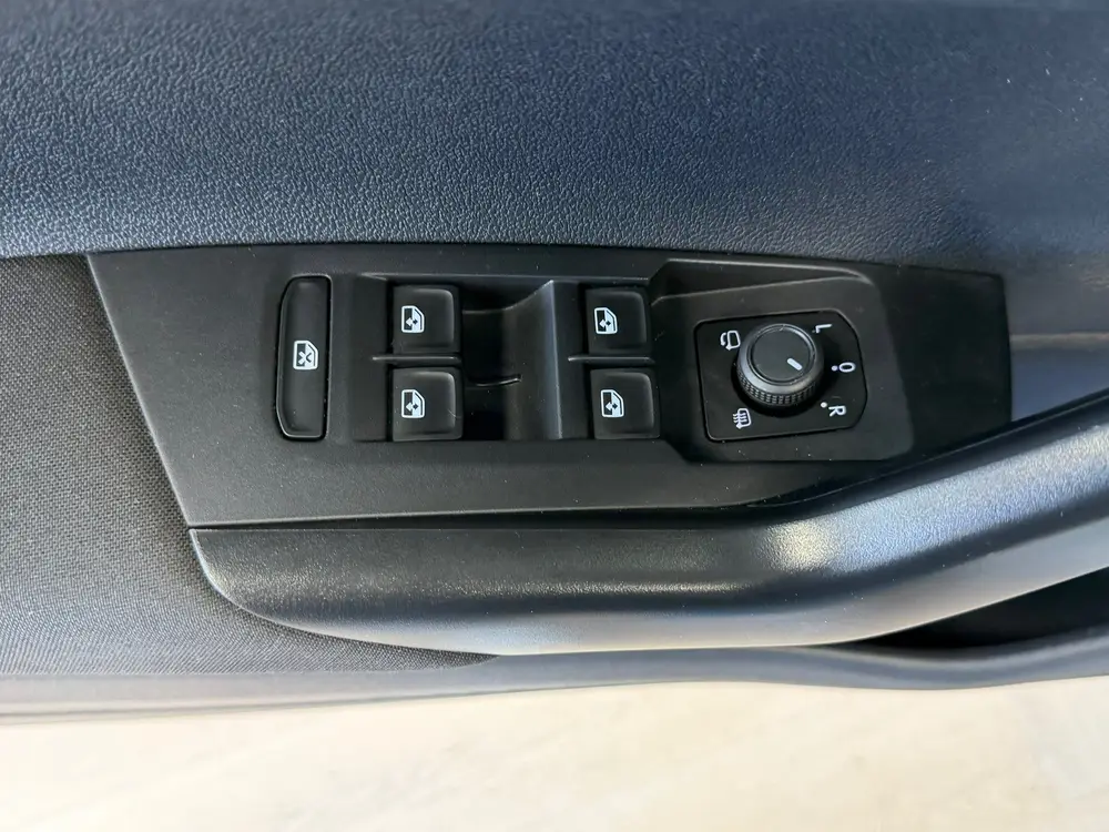 Volkswagen Taigo 1.0 TSI AIRCO APPLE CARPLAY STOELVERWARMING uit 2022, foto 14