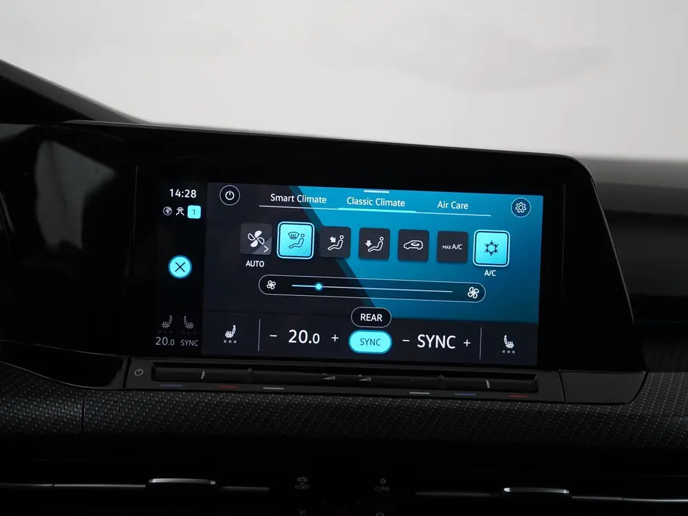 Volkswagen Golf 1.5 eTSI R-Line DSG | Stoel & Stuurverwarmin uit 2024, foto 17